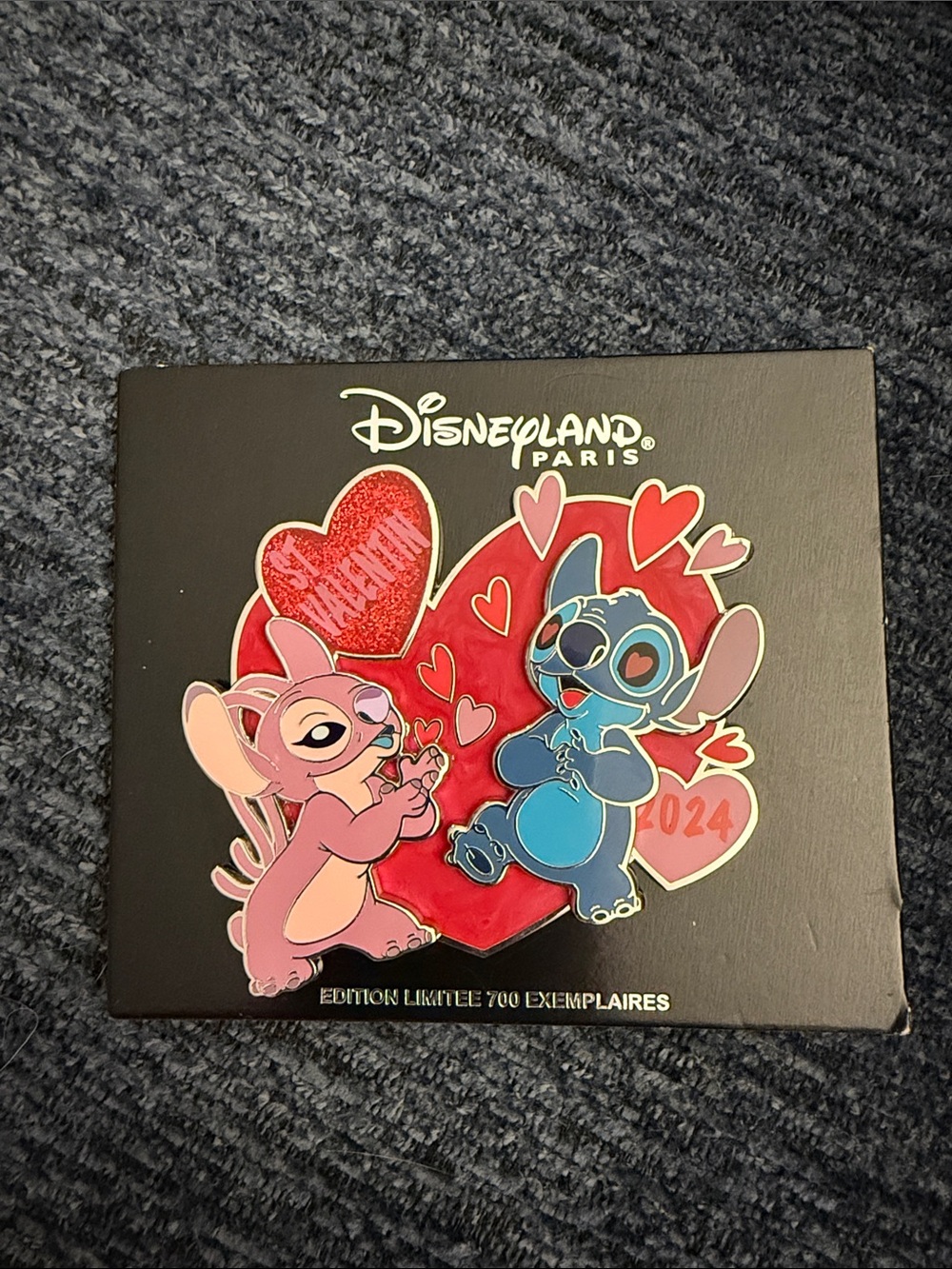 Disney Blue Star Pin Back Card with Black Mickey Backings